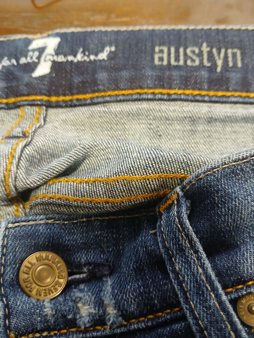 7 For All Mankind Men's Straight Jeans in Medium Blue Wash - Picture 9 of 9